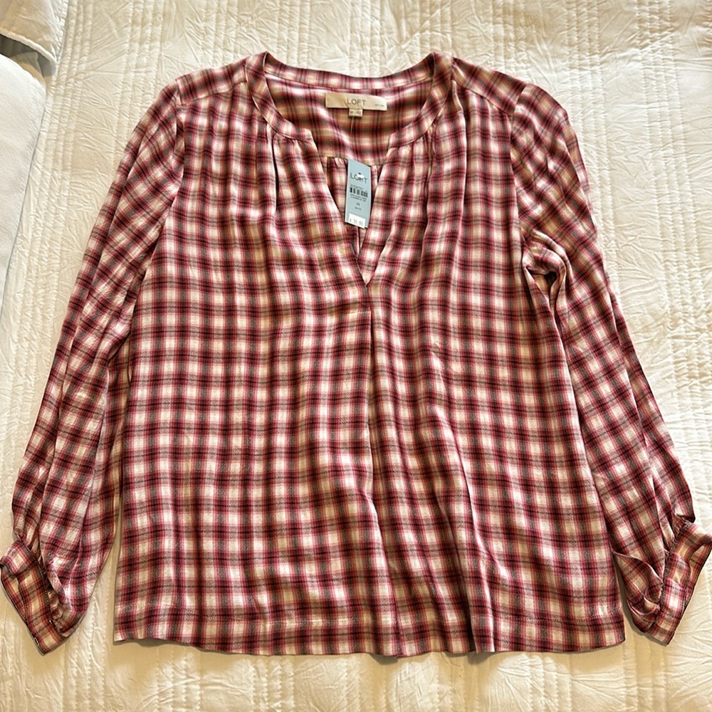 NWT LOFT PETITES SCOOP NECK SHIRT